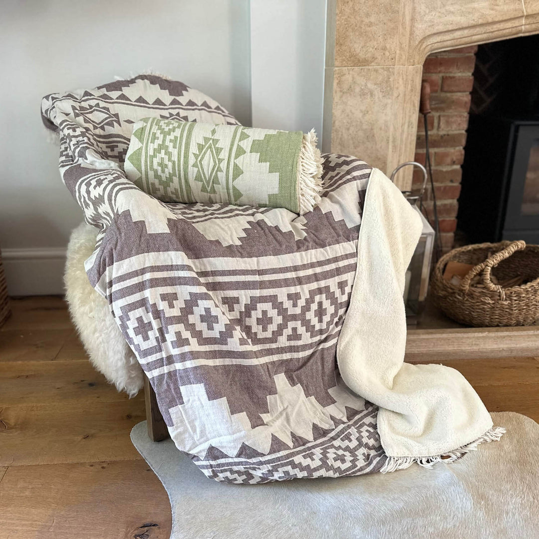 Maya Fleece Lined Throw